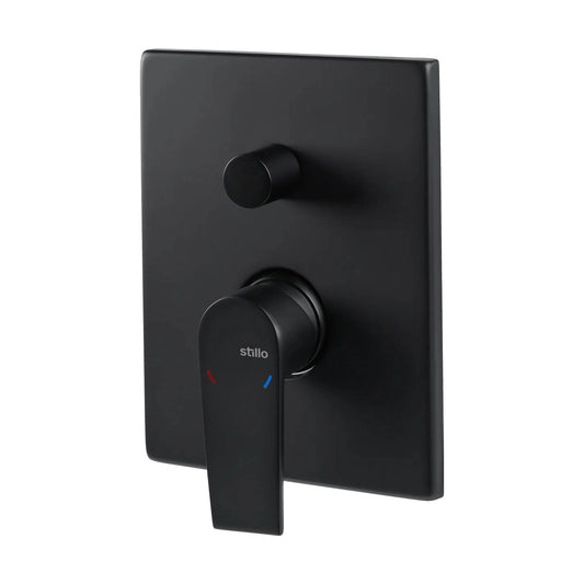 Parte exterior de grifería monomando empotrada Stillo Kios Box acabado negro mate para baño y ducha con placa cuadrada y 2 vías